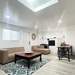 Two Bedrooms Back House In Los Angeles