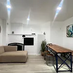 Two Bedrooms Back House In Los Angeles